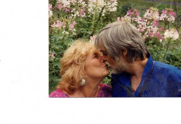 stephen-and-tasha-kissing-2087