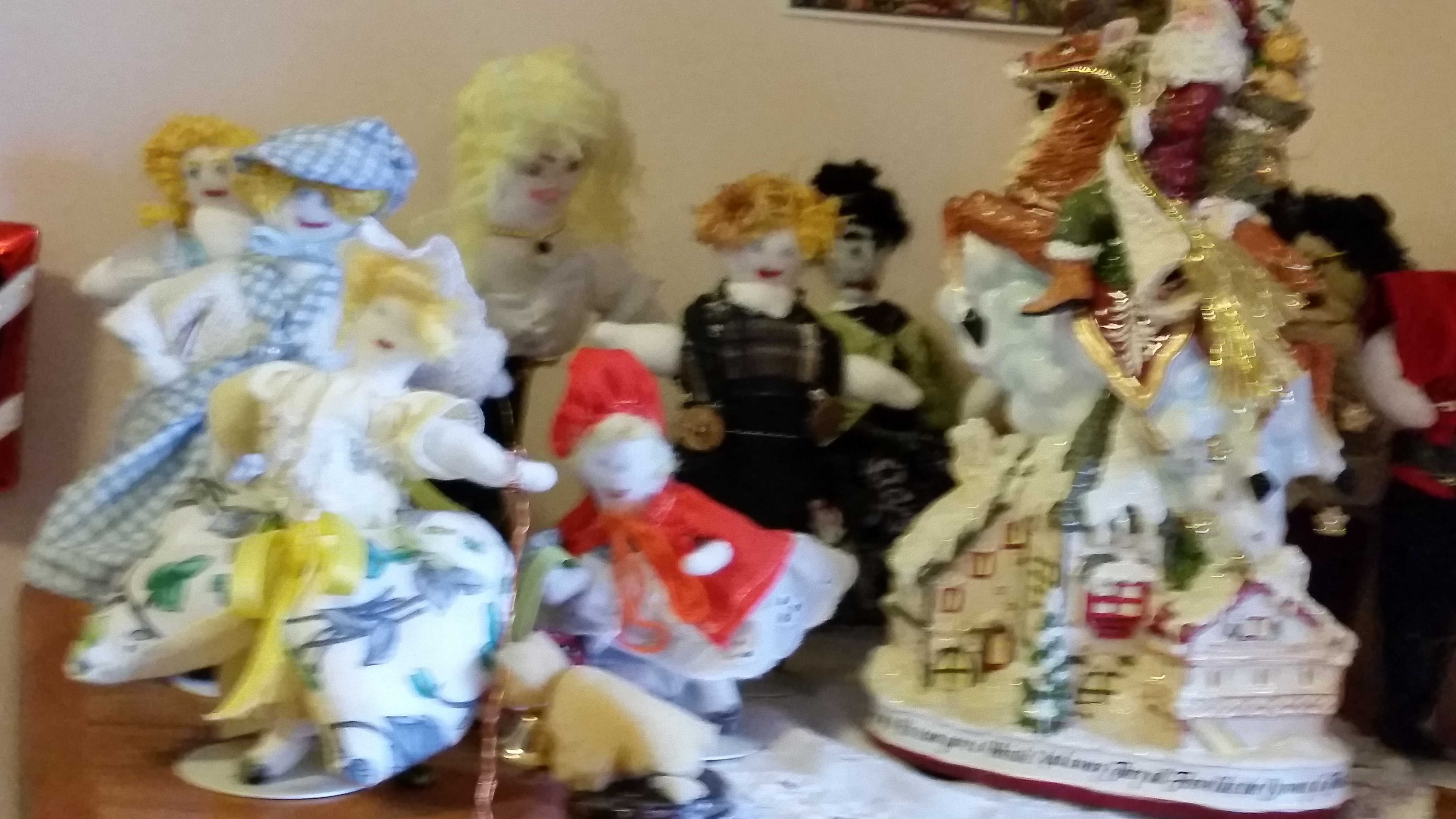 Laura Dodge's Dancing Dolls